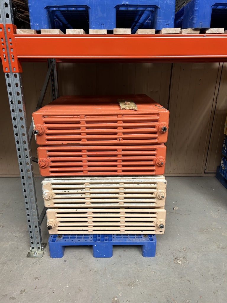 Radiateur fonte 111x88x23 6 colonnes 16 éléments