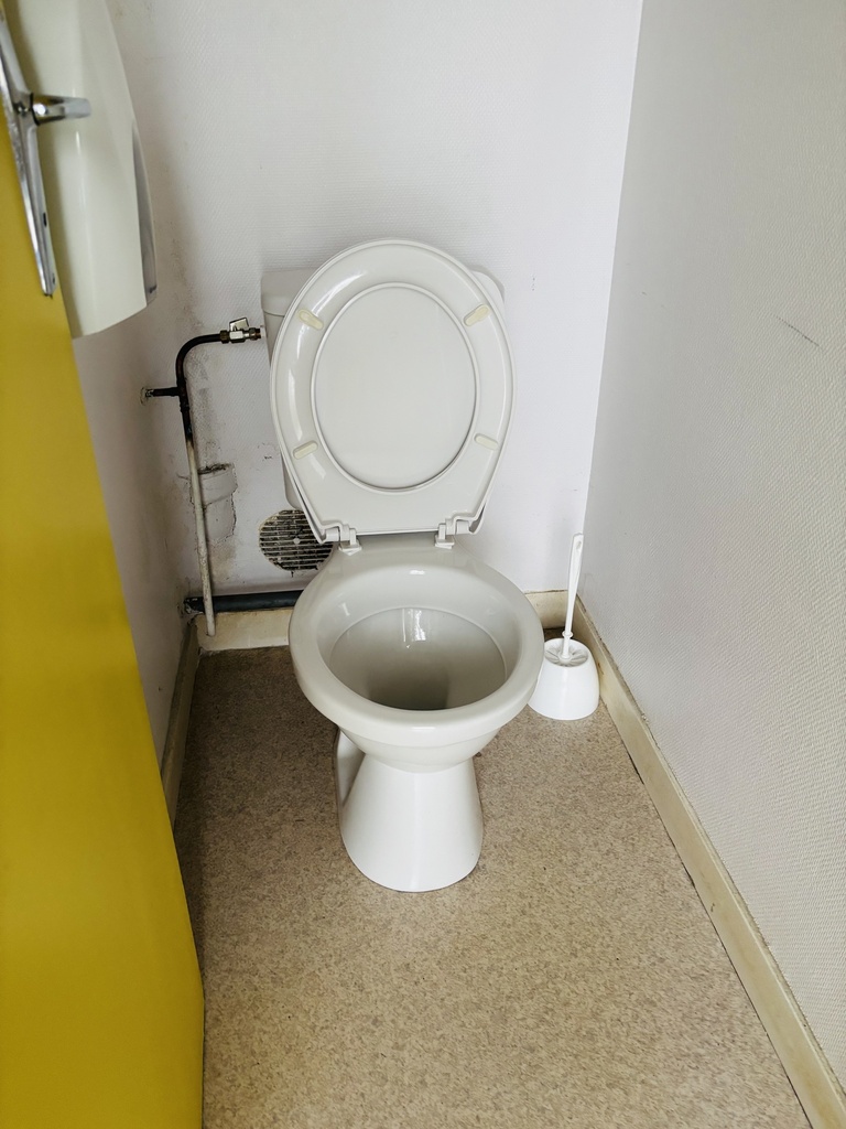 WC sur pied avec réservoir-BZ