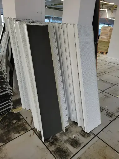 [5.3.300] Faux plafond lame acier perforé