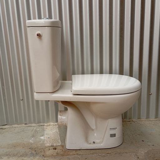 [9.3.423-005] WC sur pied. Réservoir double chasse